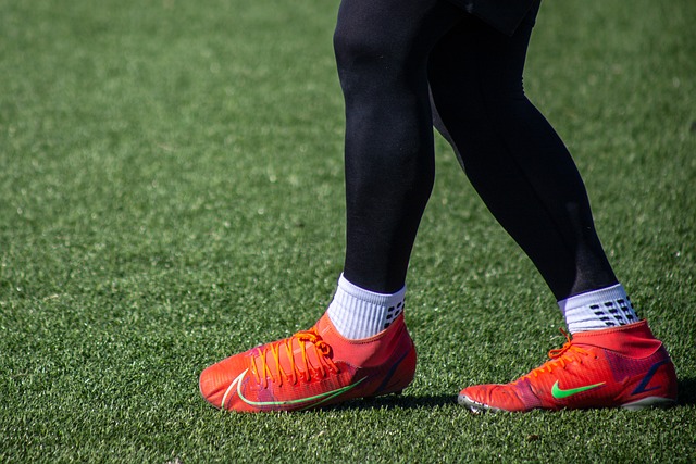 除非滕哈赫下课否则桑乔不会回曼联，高层放弃让两人和解.